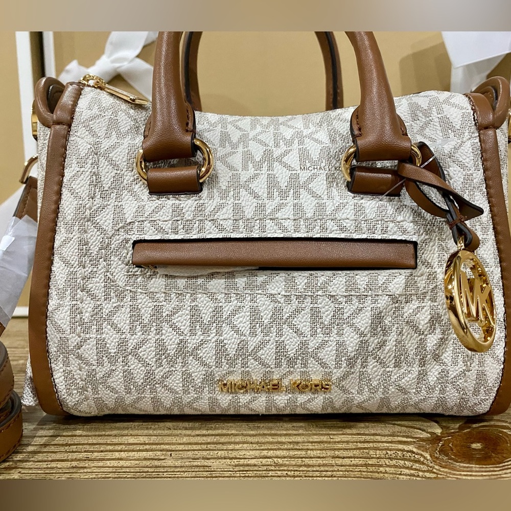 NWT Michael Kors Crossbody Small Handbag Vanilla and Brown - Picture 2 of 9